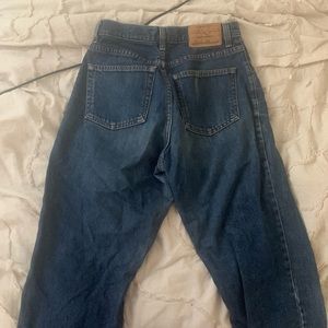 Eddie bauer women’s blue mom jeans, no flaws, size petite 8 but fits like a 6/7.